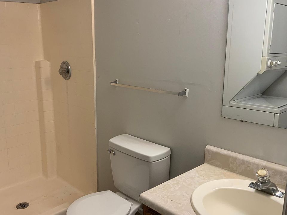 1st image of 218 Eagles Ct #218
