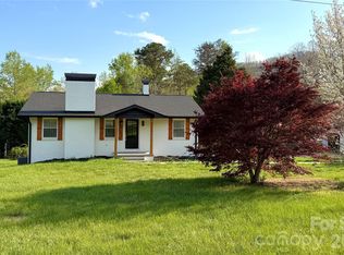 6229 Mountain Grove Rd, Hickory, NC 28602