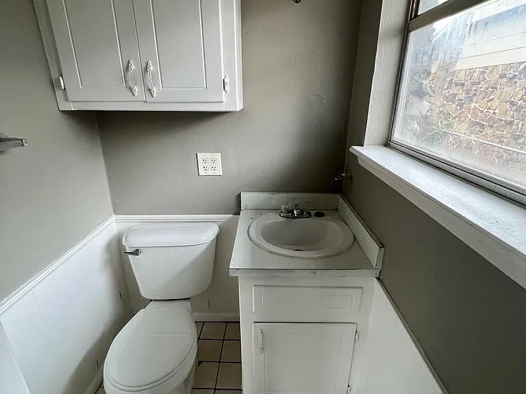 624 Lloyd Ave — Photo 8