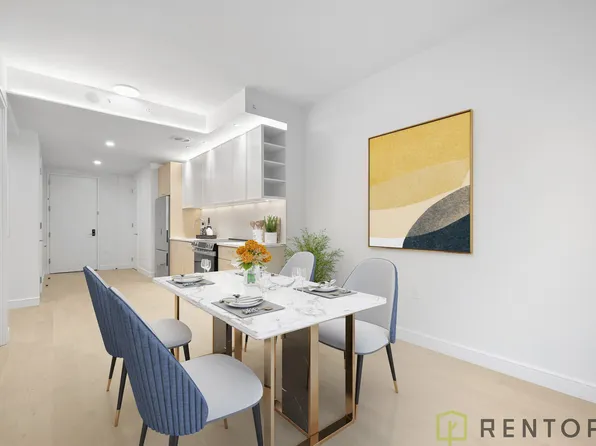 555 West 45th Street image 3 of 18