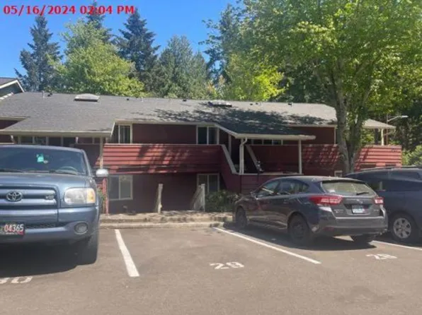 29700 SW Courtside Dr APT 26, Wilsonville, OR 97070