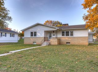 421 E 14th St, Carthage, MO 64836