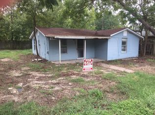 303 E 7th St, Elgin, TX 78621