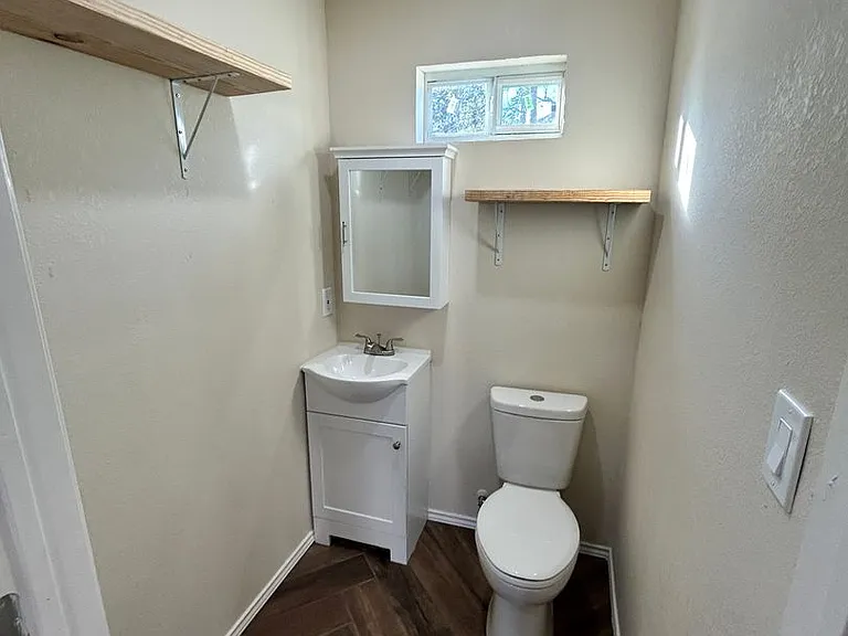 222 Highview Dr — Photo 10