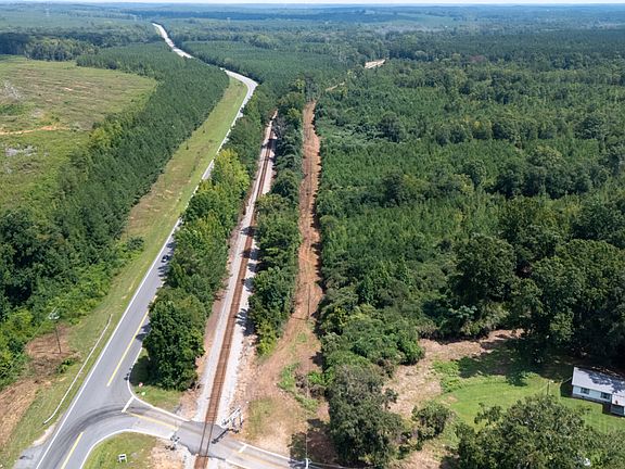 3rd image of 19 Hines Rd