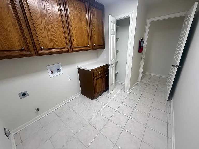 206 Cambridge Rd — Photo 38