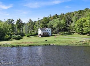 10846 Forest Lake Rd, Montrose, PA 18801