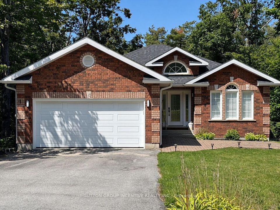 1st image of 8 Alpine Way