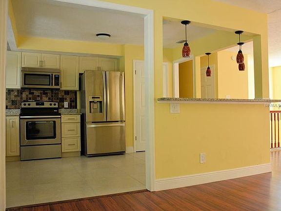 4th image of 1231 Foxwood Dr