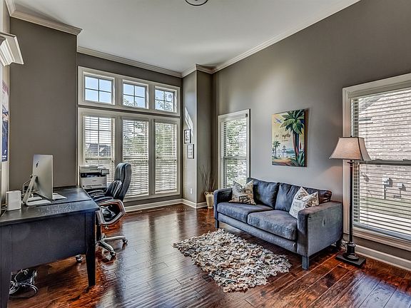 4th image of 511 Five Leaf Ln