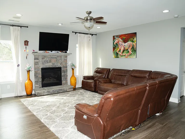 7082 Founders Way — Photo 18