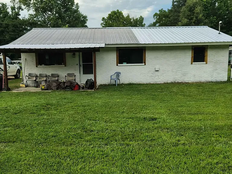 103 W Gantts Mill Rd — Photo 1