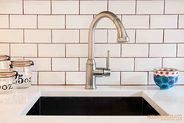 Sold by aptsandlofts.com | media 18