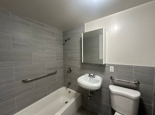 19 E 204th St #3C, Bronx, NY 10468