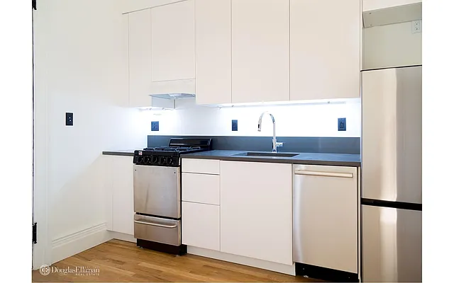 Rented by Douglas Elliman | media 23