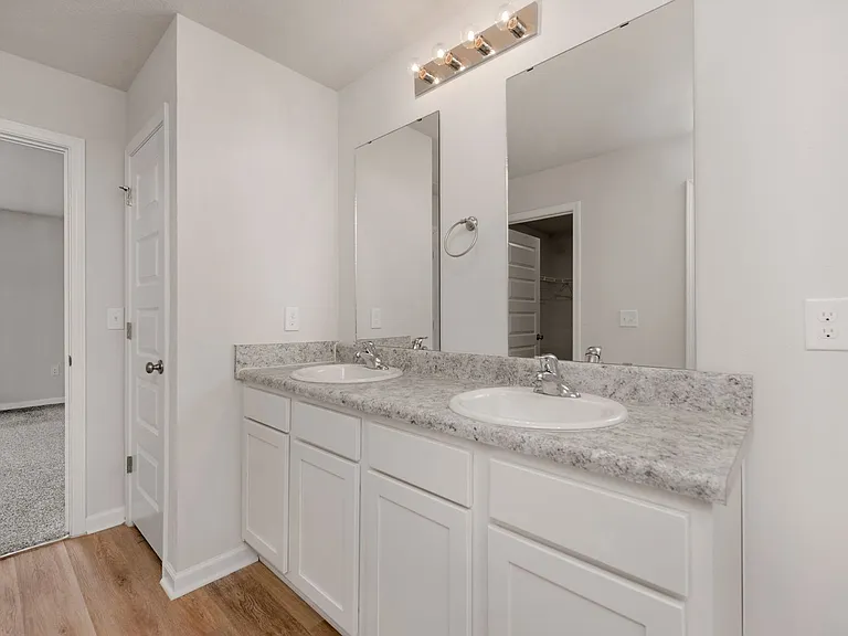 5466 Peach Dr — Photo 22