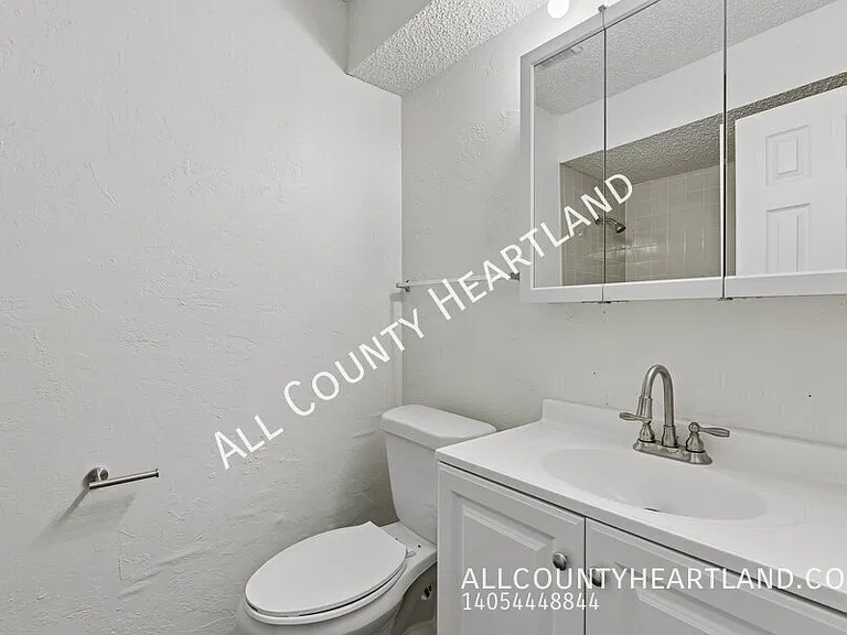 119 Woodman Dr — Photo 10