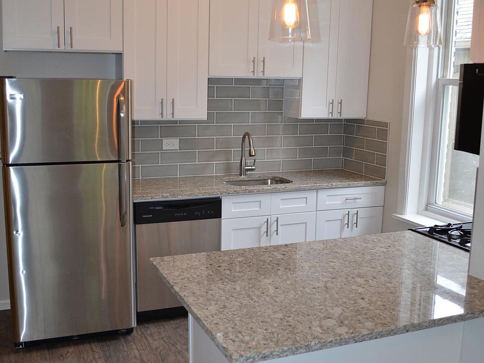 1st image of 1085 N Paulina St APT 1F