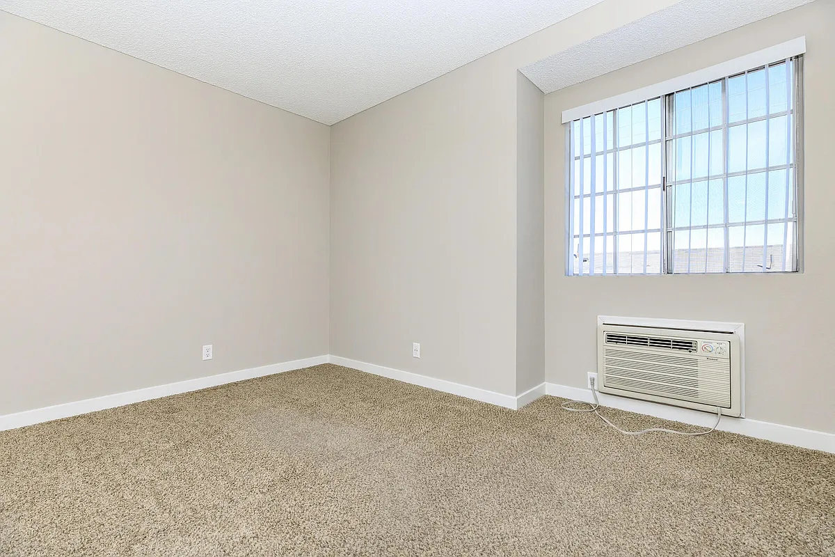 Building Photo - Lake Balboa Townhomes