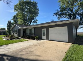 313 E North 3rd St, Findlay, IL 62534