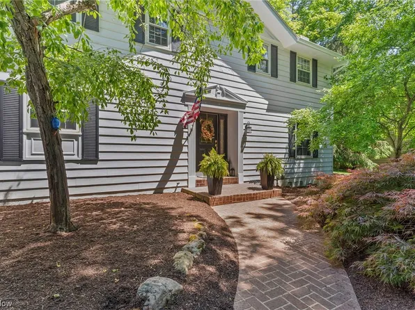 17145 Northbrook Trl, Chagrin Falls, OH 44023
