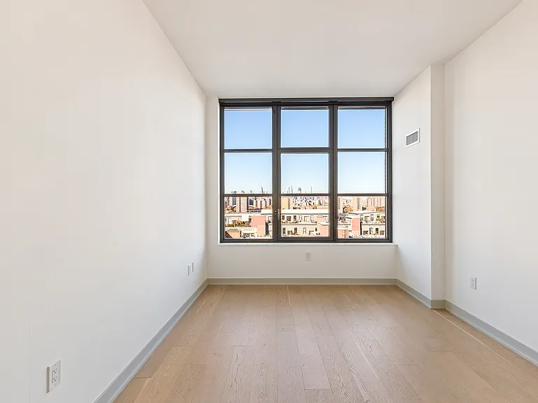 180 Front St #8B — Photo 5