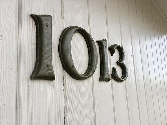 outsidefrontdetail2