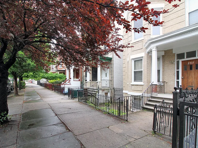 2317 Lyon Ave #1 — Photo 17