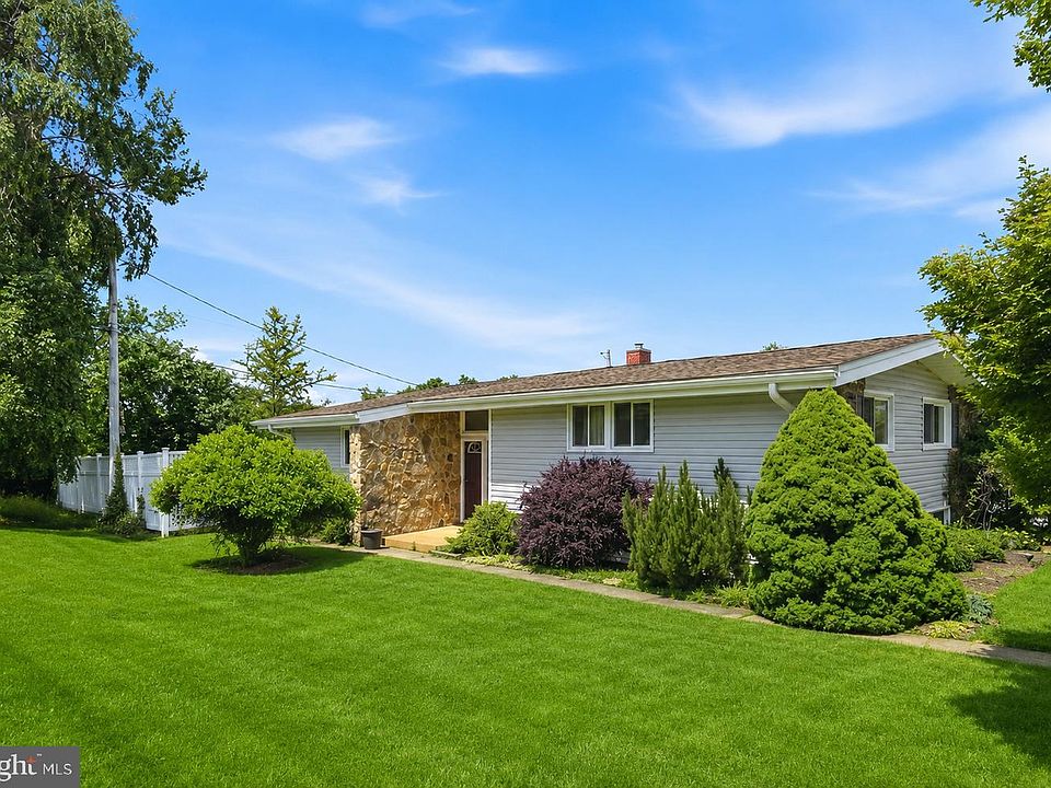 1st image of 4765 Bonnie Brae Rd