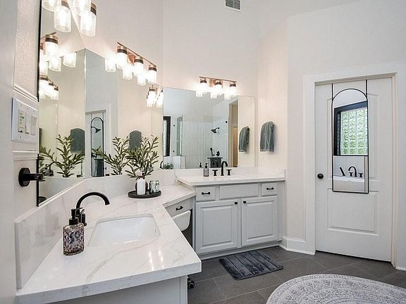 2nd image of 32719 Tall Oaks Way