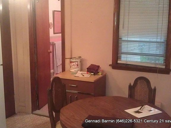 3rd image of 1555 E 54th St
