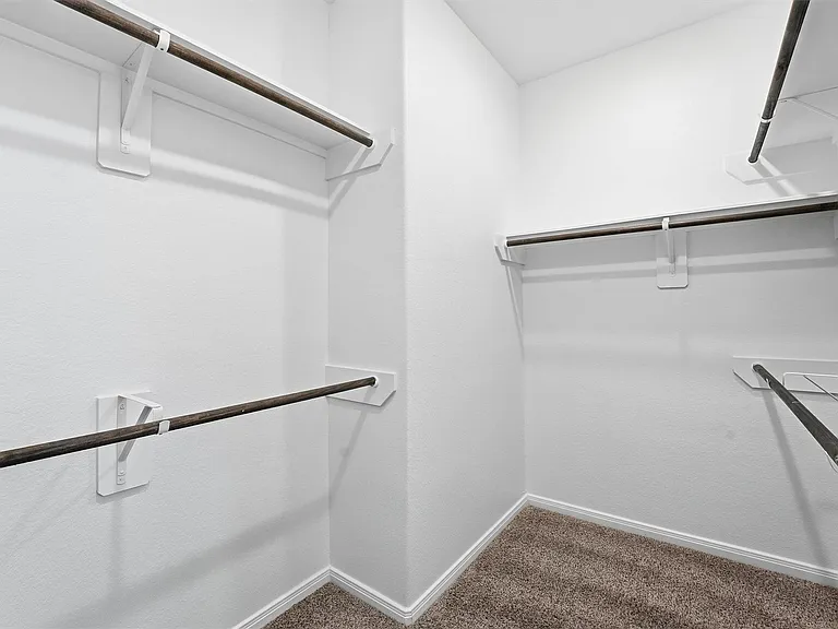 719 Longstreet Dr — Photo 8