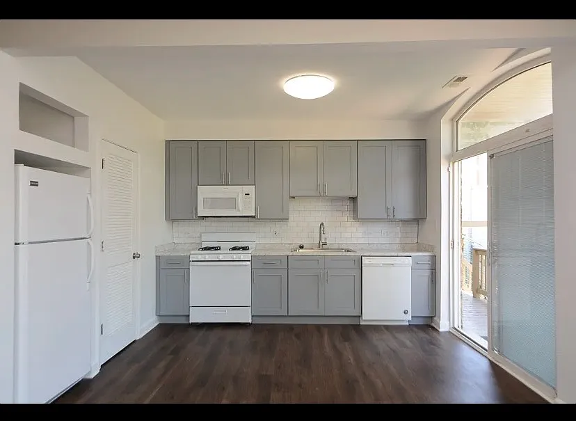 2 bed, 1200 sqft, $2,250 — Photo 3
