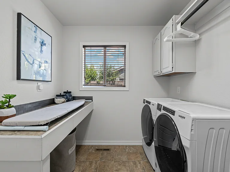 1528 E Falconrim Ct — Photo 69