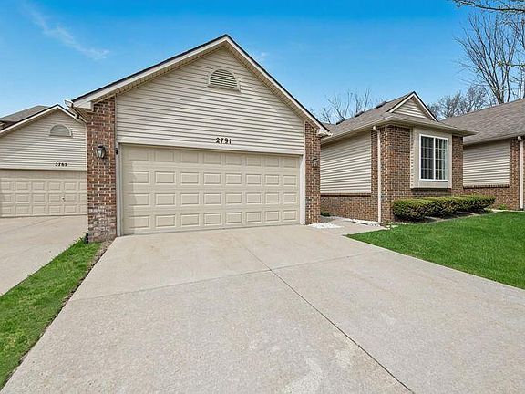 3rd image of 2791 N Moonglow Ct #49