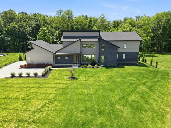 1015 Lale Point, Delaware, OH 43015