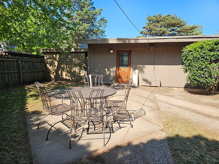 2813 NW Morningside Dr — Photo 12