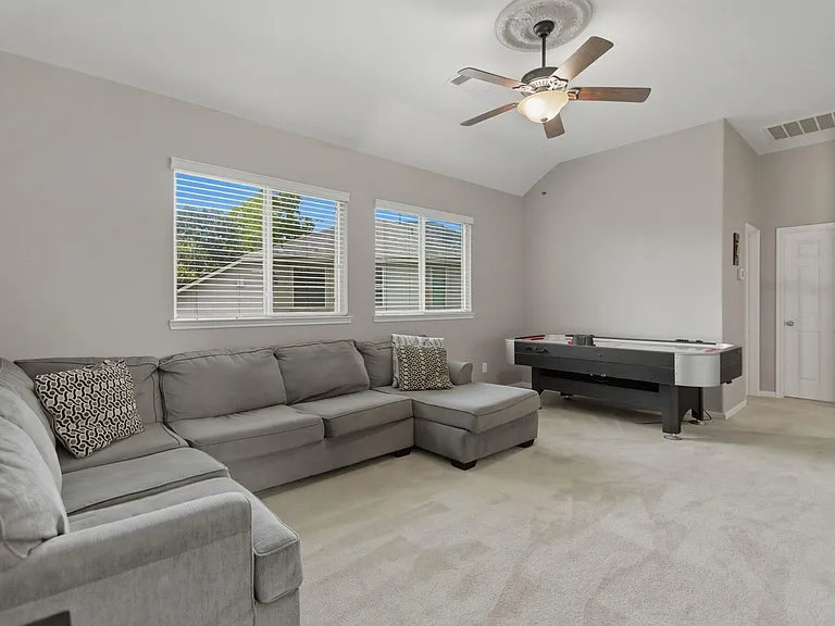 14535 Mountain Cliff Ln — Photo 20