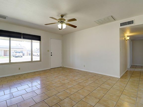 2nd image of 8827 W Sahuaro Dr