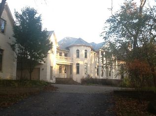 1 Eagle Pointe Dr, Barrington Hills, IL