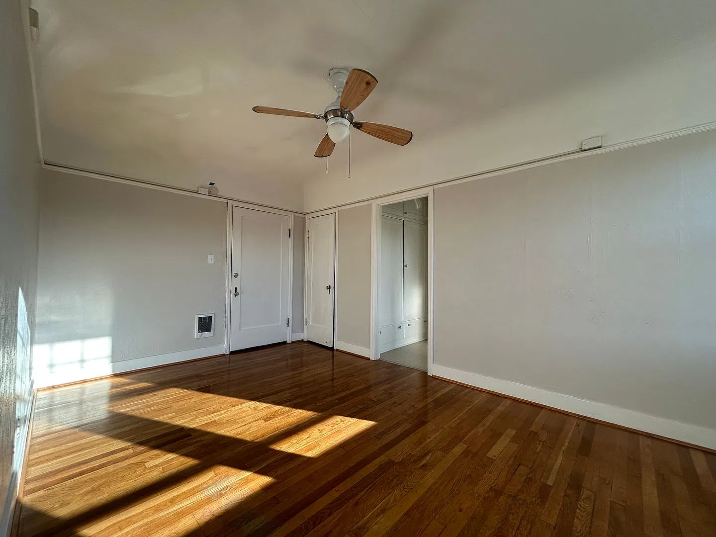 #367 Morland Apartments — Photo 4
