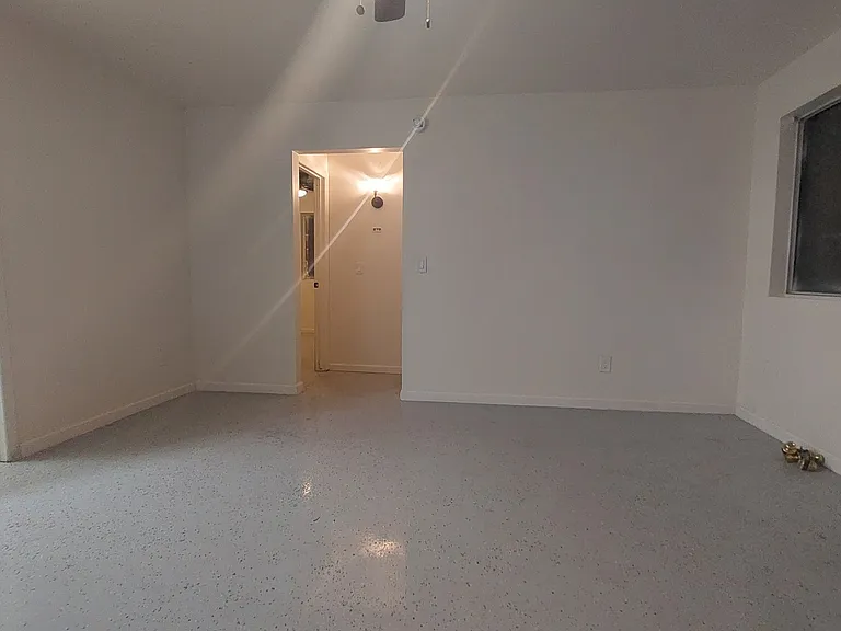 2302 W Turney Ave #C — Photo 2