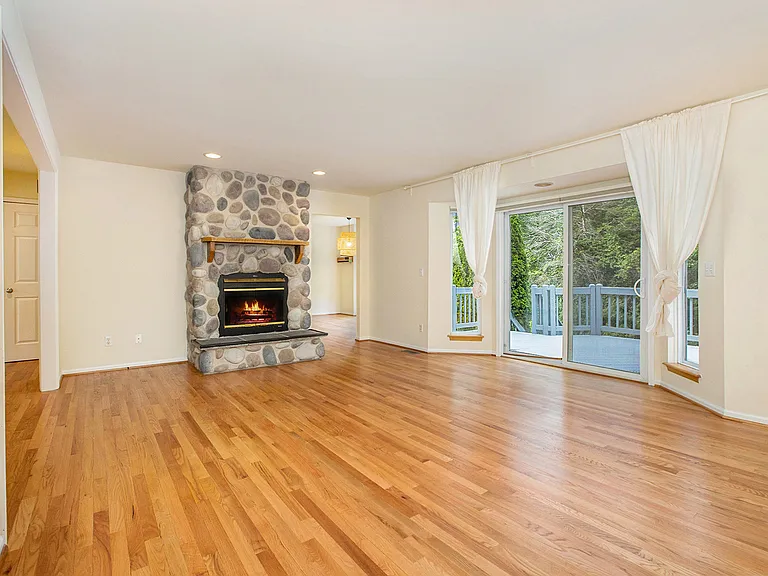 339 Hunters Trl — Photo 4