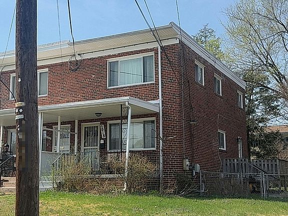 2nd image of 5018 36th Ave