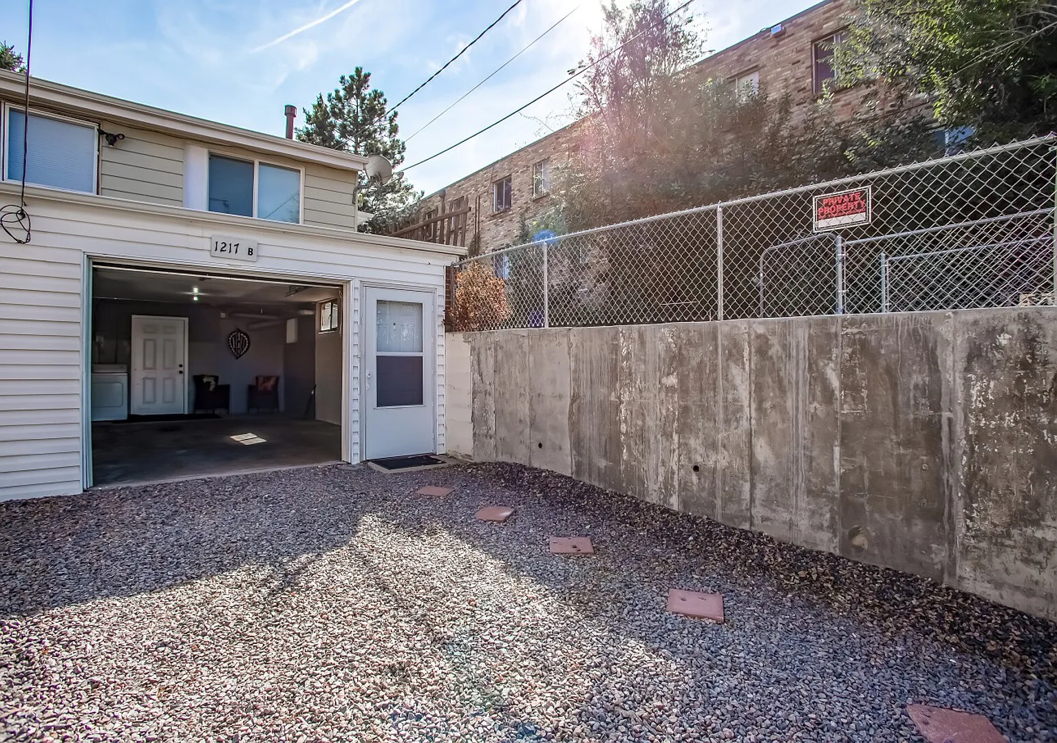 Bright GardenLevel Basement/Garage/W&D/Pets/nearDT — Photo 2