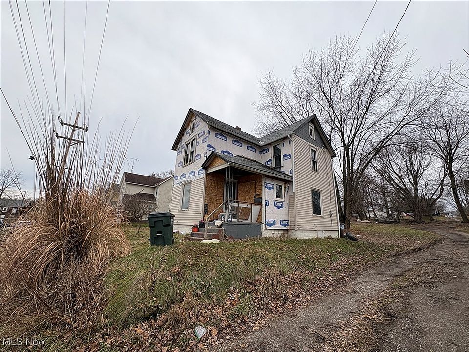 2nd image of 935 S Morgan Ave