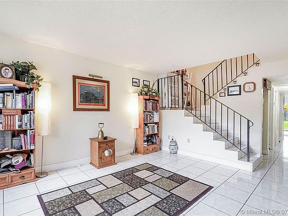 4th image of 1622 NE 151st St #1622
