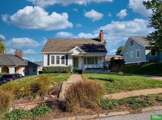 5634 Poppleton Ave, Omaha, NE 68106