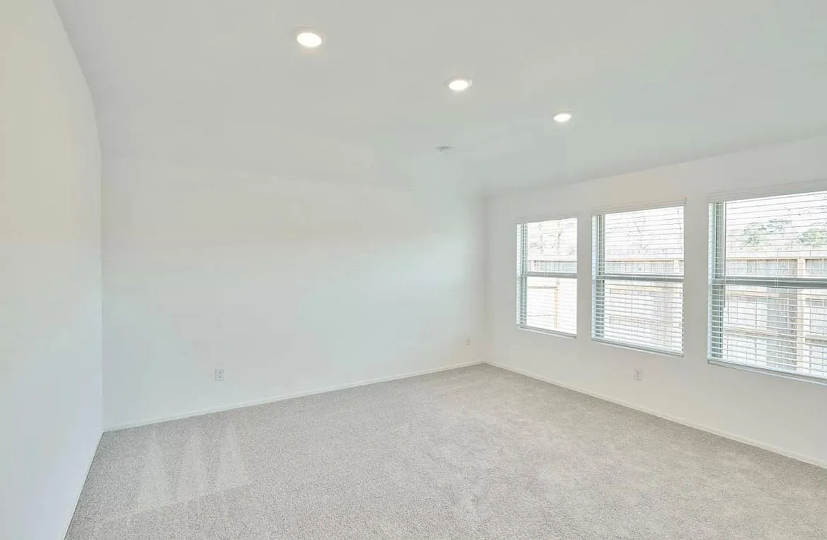 3 bed, 2.0 bath, 1723 sqft, $1,890 — Photo 4