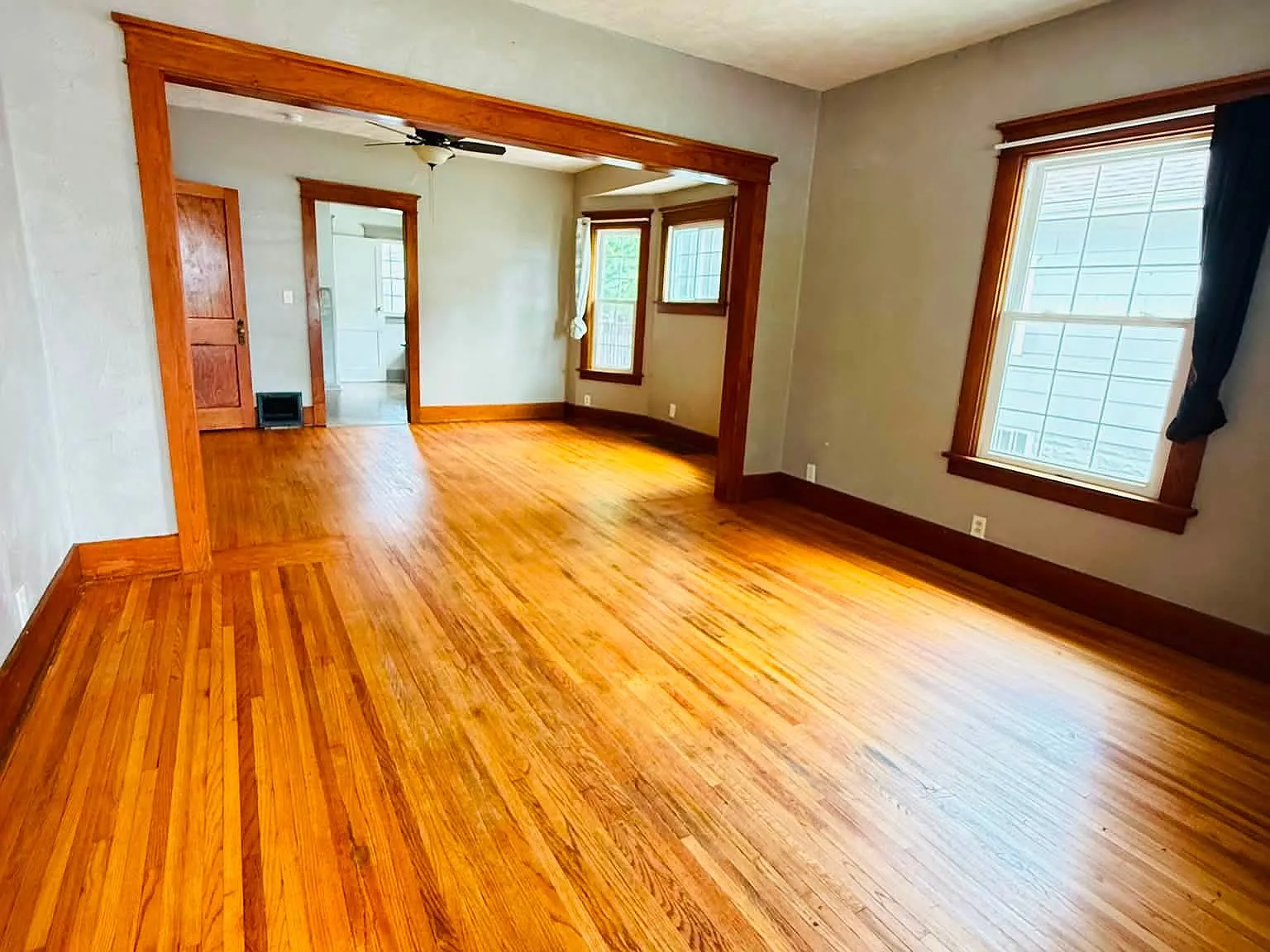 5 bed, 1280 sqft, $1,700 — Photo 3